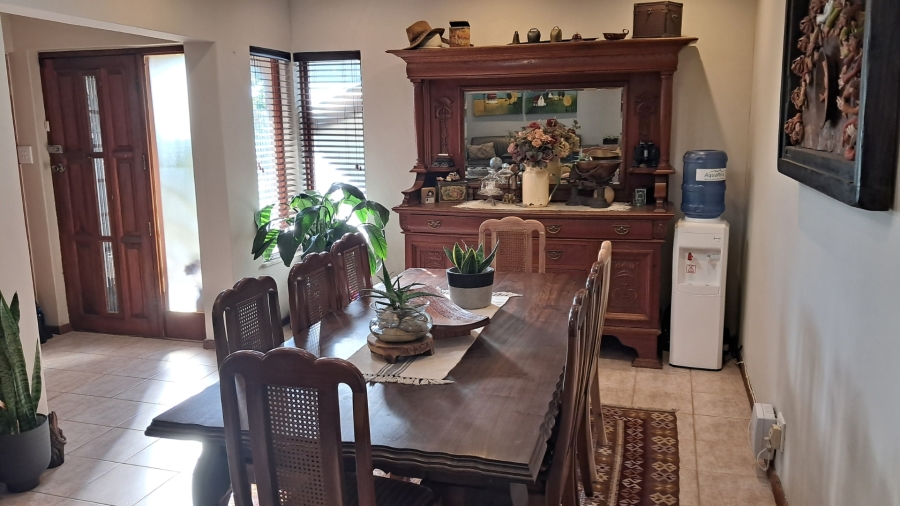 4 Bedroom Property for Sale in Hoogstede Western Cape